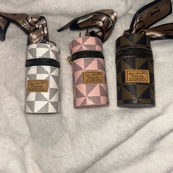 Vogue New Famous Lipstick Holders keychain 1 keychain - Picture 1 of 3